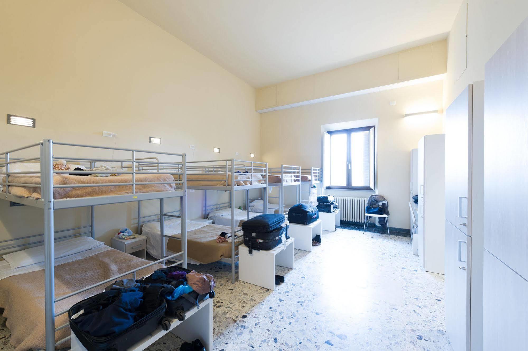 Hostal 7 Santi