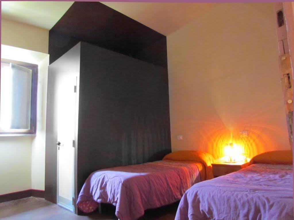 7 Santi Hostal